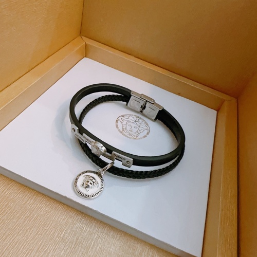 Cheap Versace Bracelets #1238754 Replica Wholesale [$45.00 USD] [ITEM#1238754] on Replica Versace Bracelets