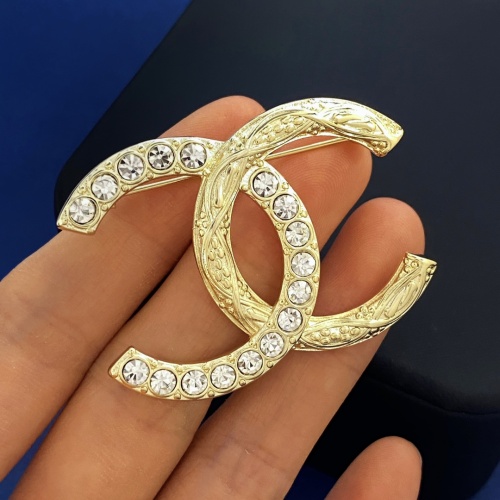 Cheap Chanel Brooches For Women #1238811 Replica Wholesale [$29.00 USD] [ITEM#1238811] on Replica Chanel Brooches