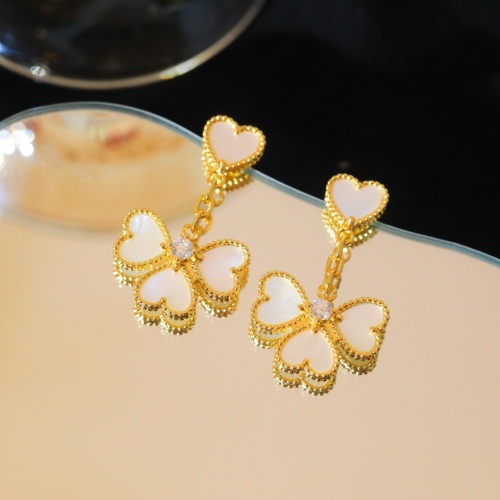 Cheap Van Cleef &amp; Arpels Earrings For Women #1238913 Replica Wholesale [$72.00 USD] [ITEM#1238913] on Replica Van Cleef &amp; Arpels Earrings