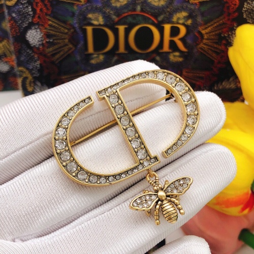 Cheap Christian Dior Brooches For Women #1238934 Replica Wholesale [$29.00 USD] [ITEM#1238934] on Replica Christian Dior Brooches