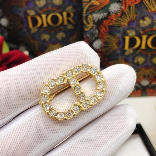 Cheap Christian Dior Brooches For Women #1238936 Replica Wholesale [$27.00 USD] [ITEM#1238936] on Replica Christian Dior Brooches