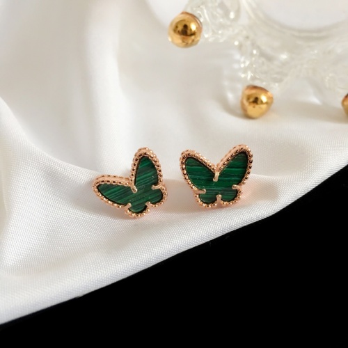 Cheap Van Cleef &amp; Arpels Earrings For Women #1239127 Replica Wholesale [$25.00 USD] [ITEM#1239127] on Replica Van Cleef &amp; Arpels Earrings