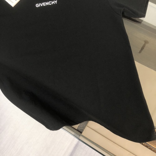 Cheap Givenchy T-Shirts Short Sleeved For Unisex #1239260 Replica Wholesale [$41.00 USD] [ITEM#1239260] on Replica Givenchy T-Shirts