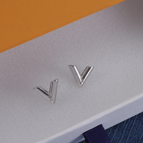 Cheap Louis Vuitton Earrings For Women #1239771 Replica Wholesale [$25.00 USD] [ITEM#1239771] on Replica Louis Vuitton Earrings