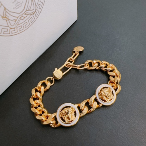 Cheap Versace Bracelets #1239816 Replica Wholesale [$56.00 USD] [ITEM#1239816] on Replica Versace Bracelets