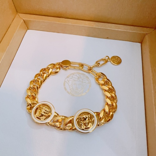 Cheap Versace Bracelets #1239816 Replica Wholesale [$56.00 USD] [ITEM#1239816] on Replica Versace Bracelets