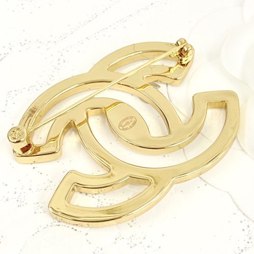 Cheap Chanel Brooches For Women #1239876 Replica Wholesale [$34.00 USD] [ITEM#1239876] on Replica Chanel Brooches