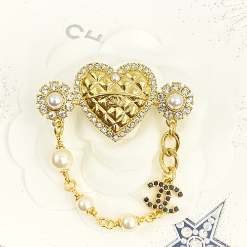 Cheap Chanel Brooches For Women #1239983 Replica Wholesale [$38.00 USD] [ITEM#1239983] on Replica Chanel Brooches