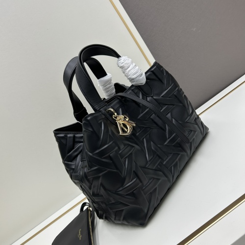 Cheap Christian Dior AAA Quality Handbags For Women #1241116 Replica Wholesale [$132.00 USD] [ITEM#1241116] on Replica Christian Dior AAA Quality Handbags