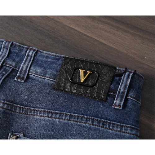 Cheap Versace Jeans For Men #1241714 Replica Wholesale [$45.00 USD] [ITEM#1241714] on Replica Versace Jeans