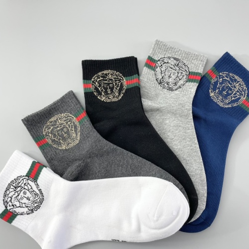 Cheap Versace Socks For Men #1242071 Replica Wholesale [$25.00 USD] [ITEM#1242071] on Replica Versace Socks