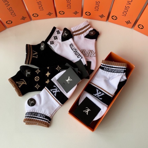 Cheap Louis Vuitton LV Socks #1242169 Replica Wholesale [$27.00 USD] [ITEM#1242169] on Replica Louis Vuitton LV Socks