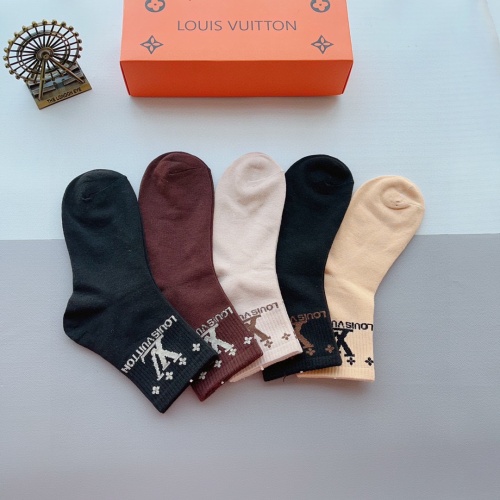 Cheap Louis Vuitton LV Socks #1242244 Replica Wholesale [$27.00 USD] [ITEM#1242244] on Replica Louis Vuitton LV Socks