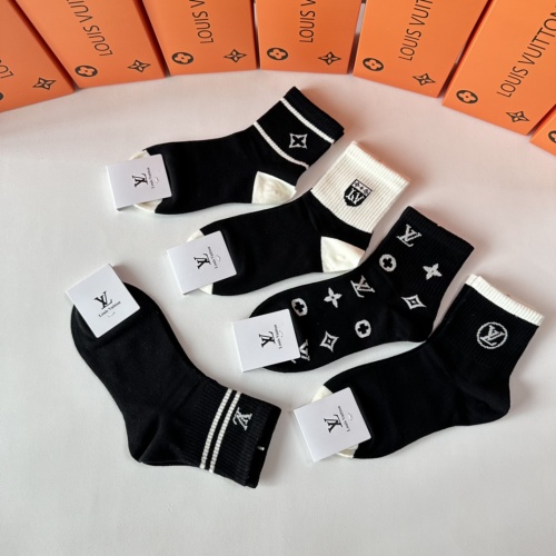 Cheap Louis Vuitton LV Socks #1242415 Replica Wholesale [$27.00 USD] [ITEM#1242415] on Replica Louis Vuitton LV Socks