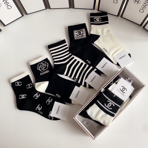 Cheap Chanel Socks #1242439 Replica Wholesale [$27.00 USD] [ITEM#1242439] on Replica Chanel Socks