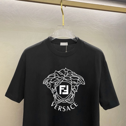 Cheap Versace T-Shirts Short Sleeved For Unisex #1242864 Replica Wholesale [$25.00 USD] [ITEM#1242864] on Replica Versace T-Shirts