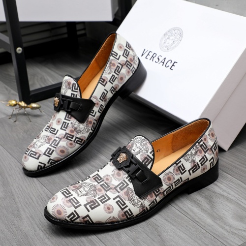 Versace Leather Shoes For Men #1243917