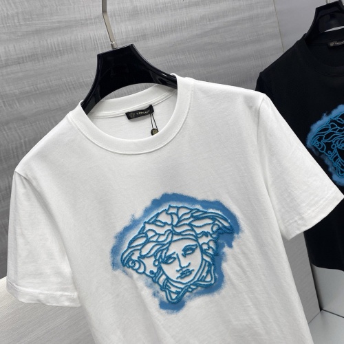 Cheap Versace T-Shirts Short Sleeved For Unisex #1244266 Replica Wholesale [$64.00 USD] [ITEM#1244266] on Replica Versace T-Shirts