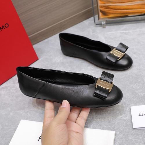 Cheap Salvatore Ferragamo Flat Shoes For Women #1245318 Replica Wholesale [$115.00 USD] [ITEM#1245318] on Replica Salvatore Ferragamo Flat Shoes