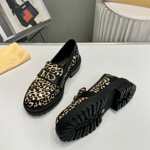 Cheap Michael Kors Leather Shoes For Women #1245586 Replica Wholesale [$96.00 USD] [ITEM#1245586] on Replica Michael Kors Leather Shoes