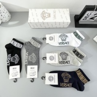 Cheap Versace Socks For Men #1237772 Replica Wholesale [$25.00 USD] [ITEM#1237772] on Replica Versace Socks