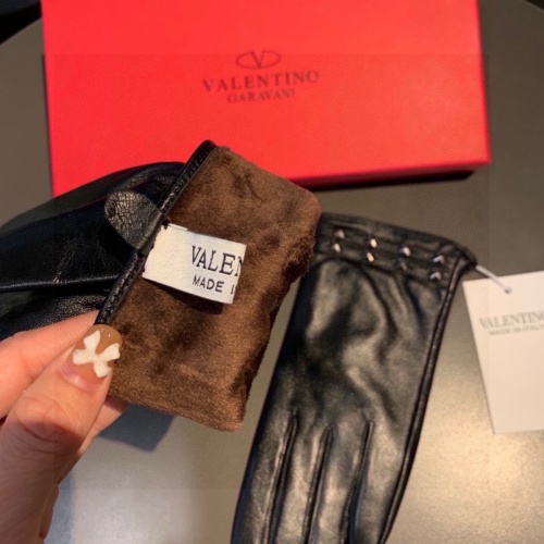 Cheap Valentino Gloves For Women #1249445 Replica Wholesale [$42.00 USD] [ITEM#1249445] on Replica Valentino Gloves