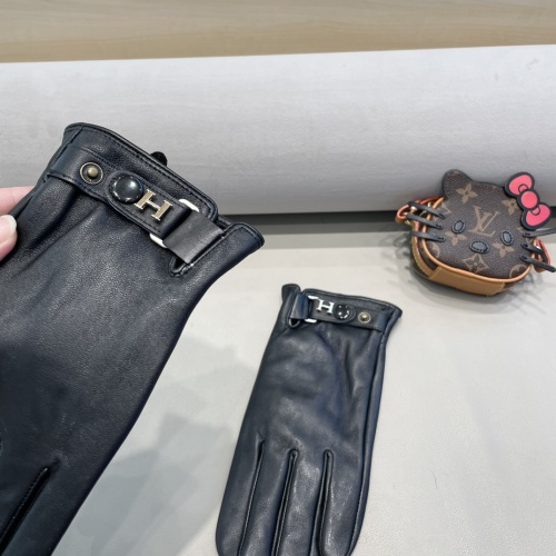 Cheap Hermes Gloves For Men #1249563 Replica Wholesale [$48.00 USD] [ITEM#1249563] on Replica Hermes Gloves