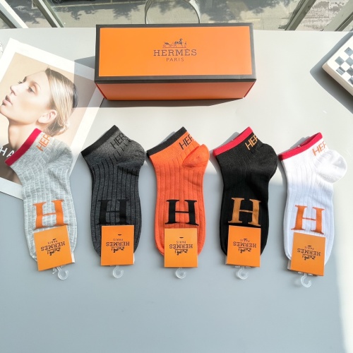 Cheap Hermes Socks #1250128 Replica Wholesale [$27.00 USD] [ITEM#1250128] on Replica Hermes Socks