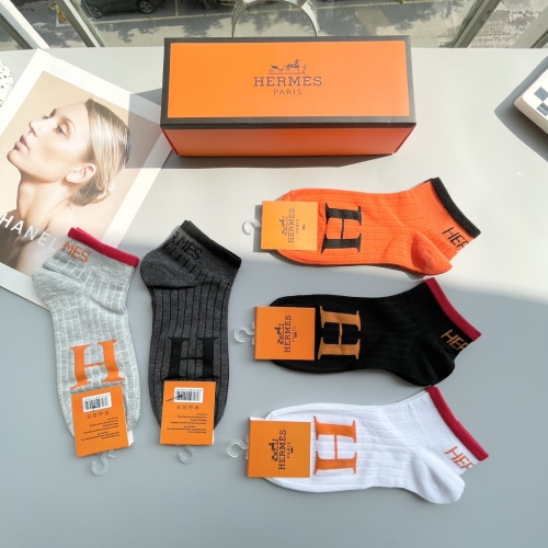 Cheap Hermes Socks #1250128 Replica Wholesale [$27.00 USD] [ITEM#1250128] on Replica Hermes Socks