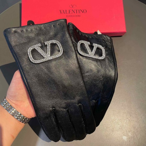 Cheap Valentino Gloves For Women #1250712 Replica Wholesale [$60.00 USD] [ITEM#1250712] on Replica Valentino Gloves