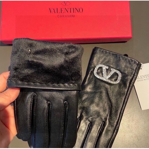 Cheap Valentino Gloves For Women #1250712 Replica Wholesale [$60.00 USD] [ITEM#1250712] on Replica Valentino Gloves