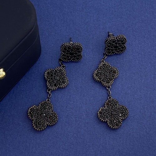 Cheap Van Cleef &amp; Arpels Earrings For Women #1251926 Replica Wholesale [$32.00 USD] [ITEM#1251926] on Replica Van Cleef &amp; Arpels Earrings