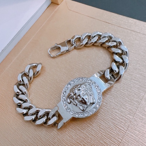 Cheap Versace Bracelets #1252167 Replica Wholesale [$52.00 USD] [ITEM#1252167] on Replica Versace Bracelets