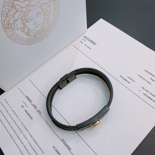 Cheap Versace Bracelets #1252191 Replica Wholesale [$42.00 USD] [ITEM#1252191] on Replica Versace Bracelets