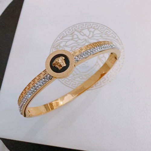 Cheap Versace Bracelets #1252351 Replica Wholesale [$42.00 USD] [ITEM#1252351] on Replica Versace Bracelets