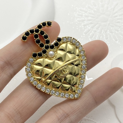 Cheap Chanel Brooches For Women #1252457 Replica Wholesale [$34.00 USD] [ITEM#1252457] on Replica Chanel Brooches