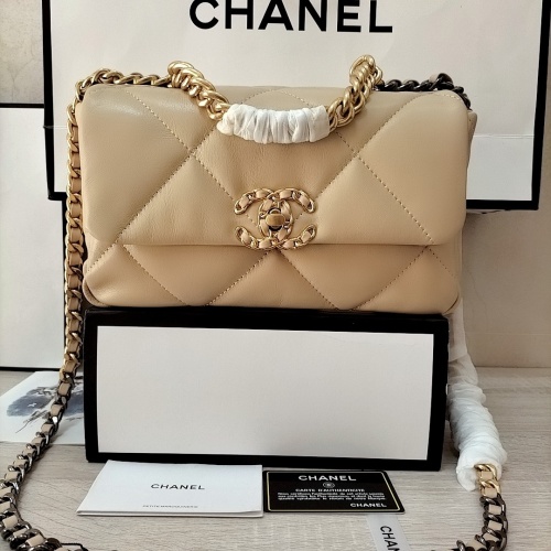 Cheap Chanel AAA Quality Messenger Bags For Women #1252500 Replica Wholesale [$82.00 USD] [ITEM#1252500] on Replica Chanel AAA Messenger Bags