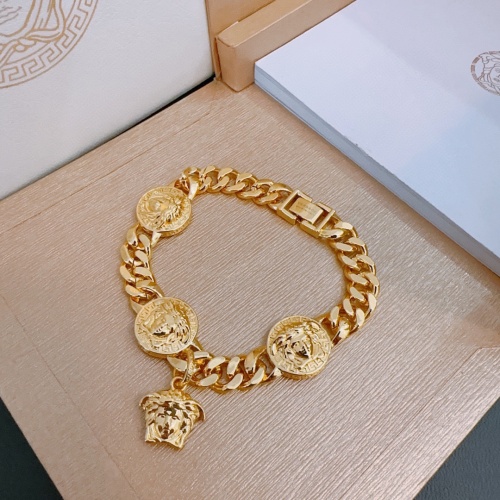 Cheap Versace Bracelets #1253103 Replica Wholesale [$60.00 USD] [ITEM#1253103] on Replica Versace Bracelets