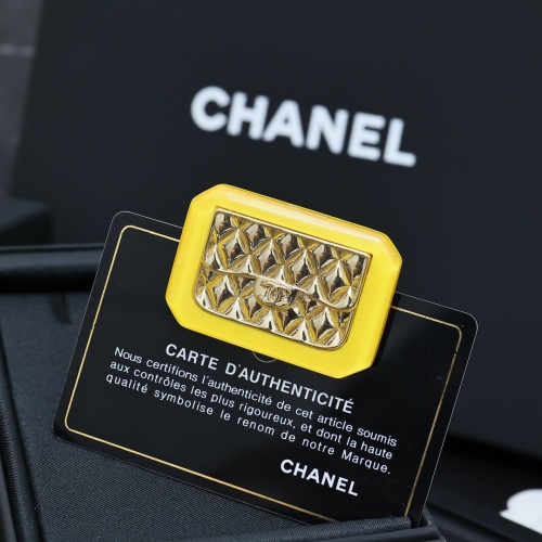 Cheap Chanel Brooches For Women #1253352 Replica Wholesale [$27.00 USD] [ITEM#1253352] on Replica Chanel Brooches