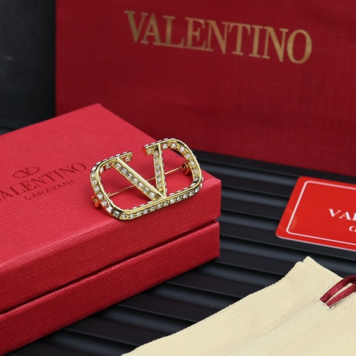 Cheap Valentino Brooches For Women #1253692 Replica Wholesale [$27.00 USD] [ITEM#1253692] on Replica Valentino Brooches