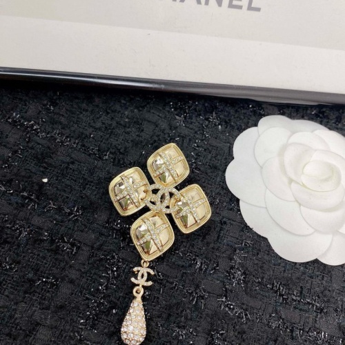 Cheap Chanel Brooches For Women #1253875 Replica Wholesale [$39.00 USD] [ITEM#1253875] on Replica Chanel Brooches