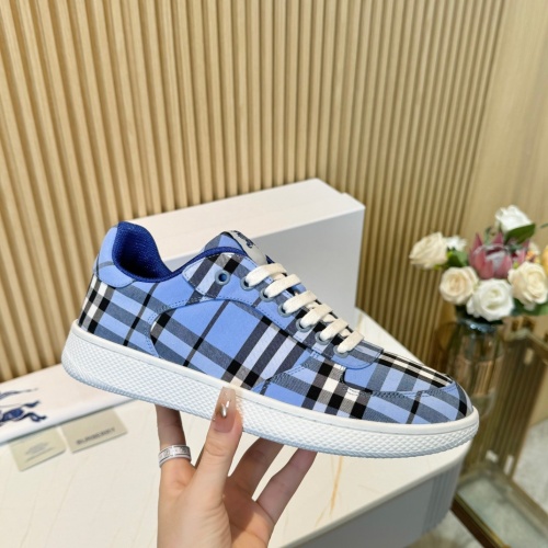 Cheap Burberry Casual Shoes For Men #1256072 Replica Wholesale [$102.00 USD] [ITEM#1256072] on Replica Burberry Casual Shoes