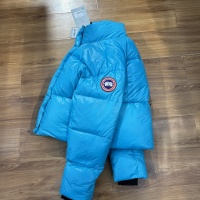 Cheap Canada Goose Down Feather Coat Long Sleeved For Women #1250967 Replica Wholesale [$155.00 USD] [ITEM#1250967] on Replica Canada Goose Down Feather Coat