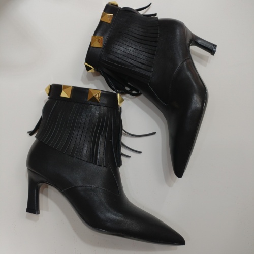 Cheap Valentino Boots For Women #1258149 Replica Wholesale [$118.00 USD] [ITEM#1258149] on Replica Valentino Boots