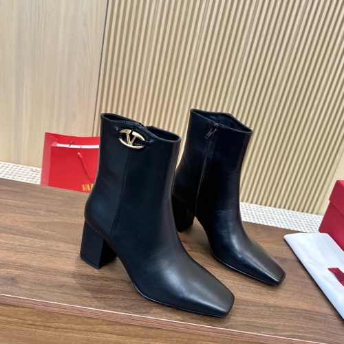 Cheap Valentino Boots For Women #1259118 Replica Wholesale [$128.00 USD] [ITEM#1259118] on Replica Valentino Boots