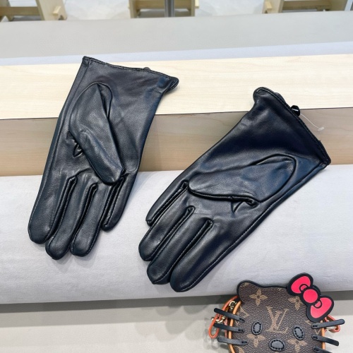 Cheap Fendi Gloves For Women #1260793 Replica Wholesale [$42.00 USD] [ITEM#1260793] on Replica Fendi Gloves