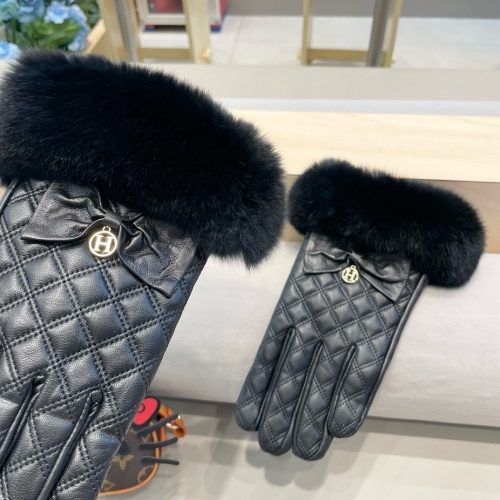 Cheap Hermes Gloves For Women #1260801 Replica Wholesale [$52.00 USD] [ITEM#1260801] on Replica Hermes Gloves