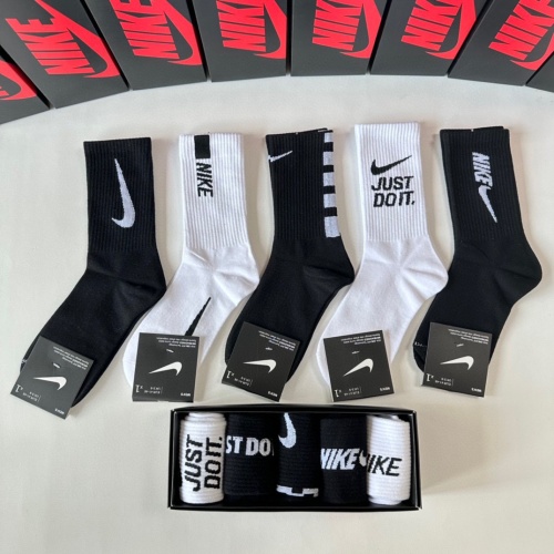 Cheap Nike Socks #1261123 Replica Wholesale [$29.00 USD] [ITEM#1261123] on Replica Nike Socks