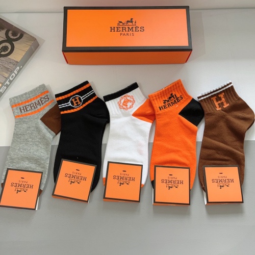 Cheap Hermes Socks #1261217 Replica Wholesale [$25.00 USD] [ITEM#1261217] on Replica Hermes Socks