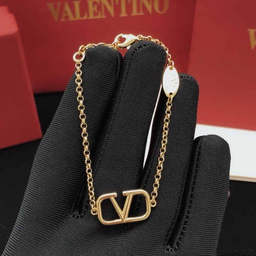 Cheap Valentino Bracelets #1261517 Replica Wholesale [$27.00 USD] [ITEM#1261517] on Replica Valentino Bracelets